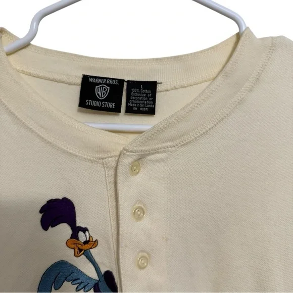 Warner Bros Vintage 1996 Looney Tunes Coyote Road Runner Henley Tee Ivory Large - Picture 3 of 4